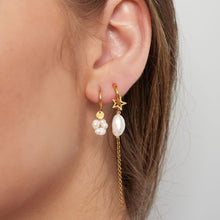 Afbeelding in Gallery-weergave laden, PEARLY BEACH EARRINGS
